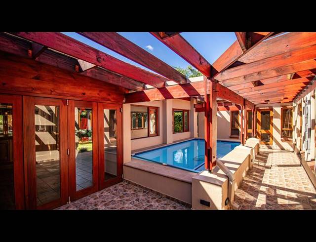 7 BEDROOM HOUSE FOR SALE IN MIDSTREAM ESTATE